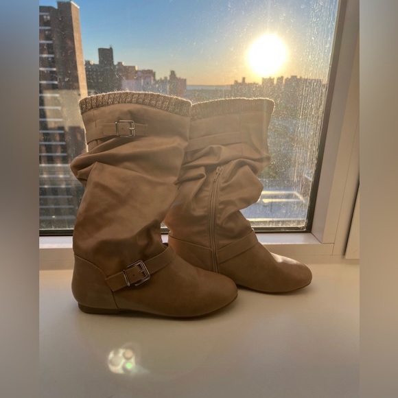 Slouchy Flat Boot - Picture 3 of 4